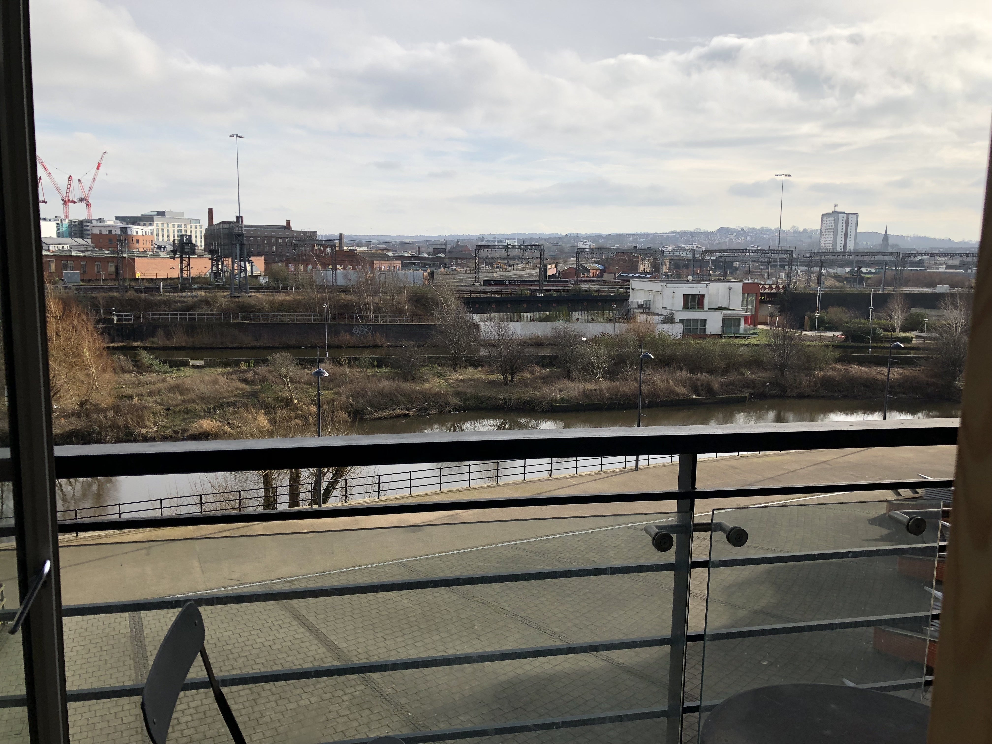 Flat Riverside Way in Leeds