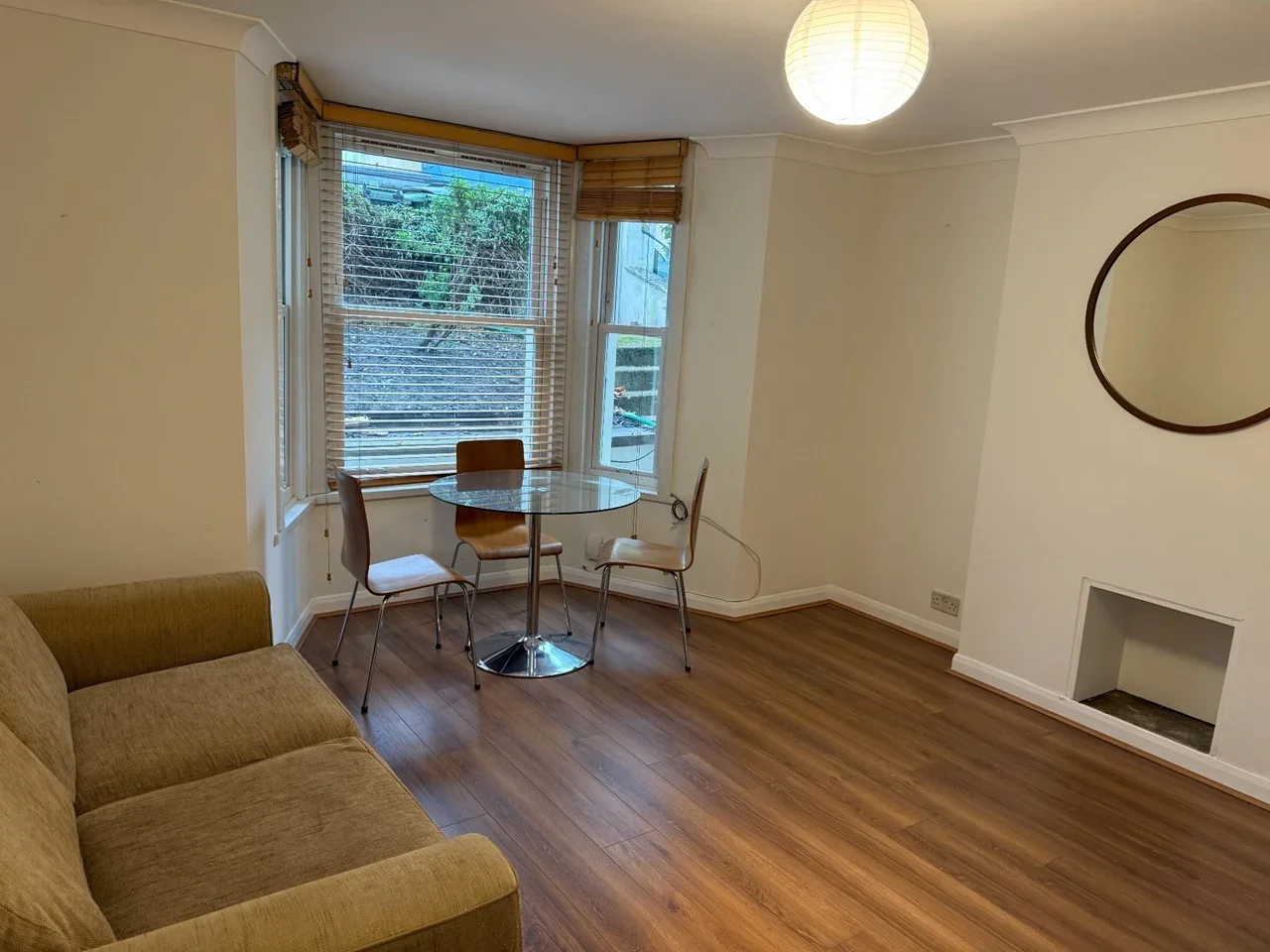 Flat Chadwick Road in Greater London