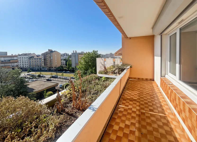 Appartement Rue Challemel-Lacour à Lyon