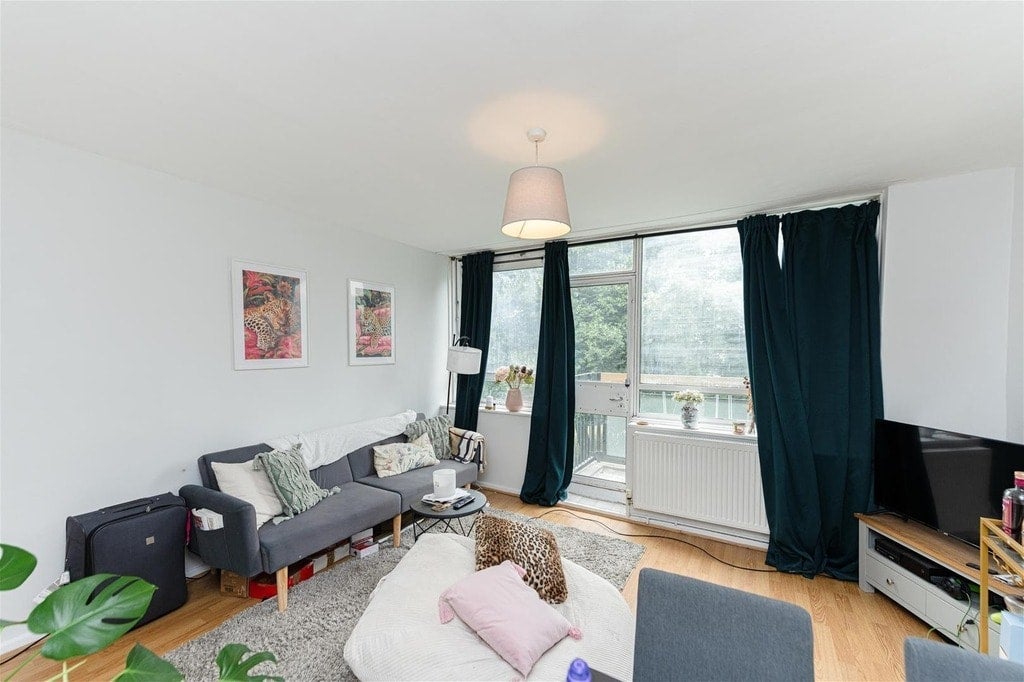 Flat Walter Terrace in Greater London