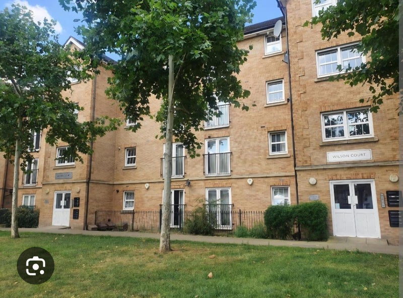 Room Pettacre Close in Greater London