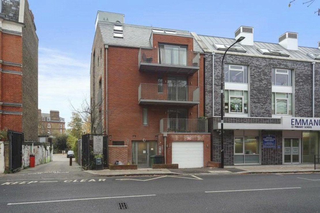 Flat Mill Lane in Greater London