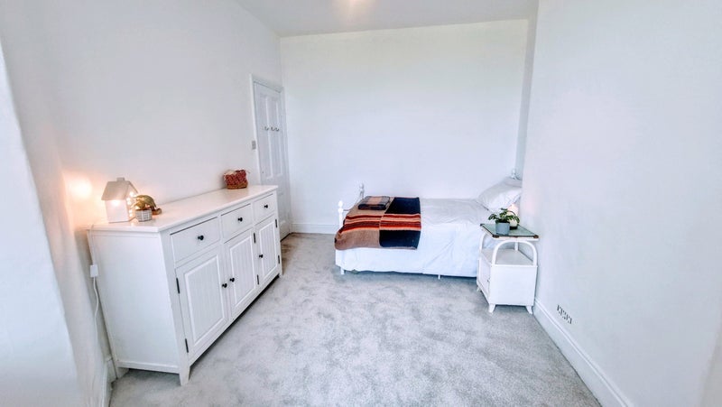 Room Westover Road in Leeds
