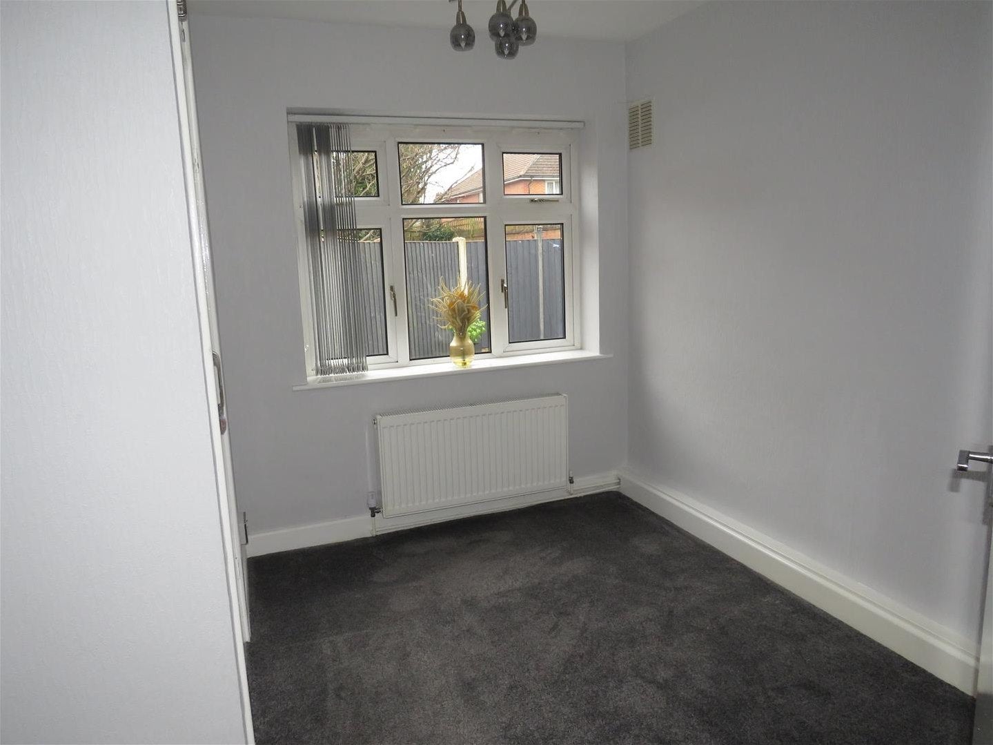 Flat Buckland End in Birmingham