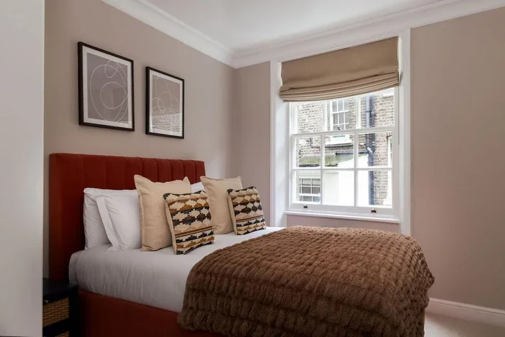 Flat Holland Place in Greater London