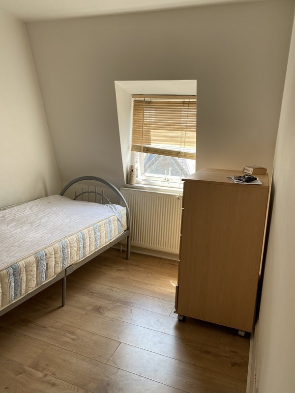 Room Studland Street in Greater London