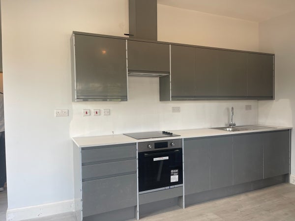 Flat Hazelwood Avenue in London