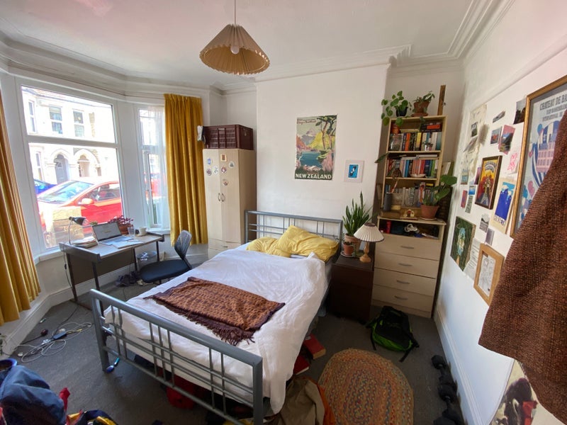 Room Tewkesbury Place in Cardiff