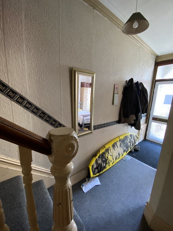 Room Tewkesbury Place in Cardiff