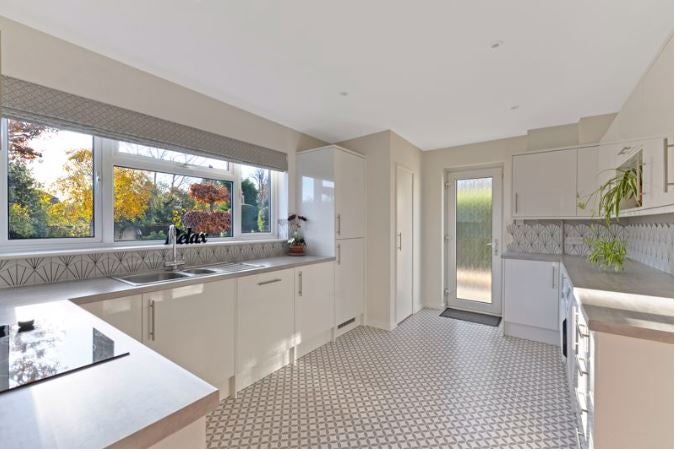 Flat Keswick Close in Tonbridge
