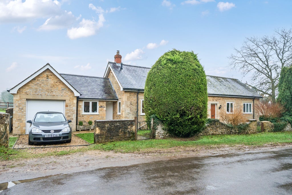 Flat Pound Bank in West Oxfordshire