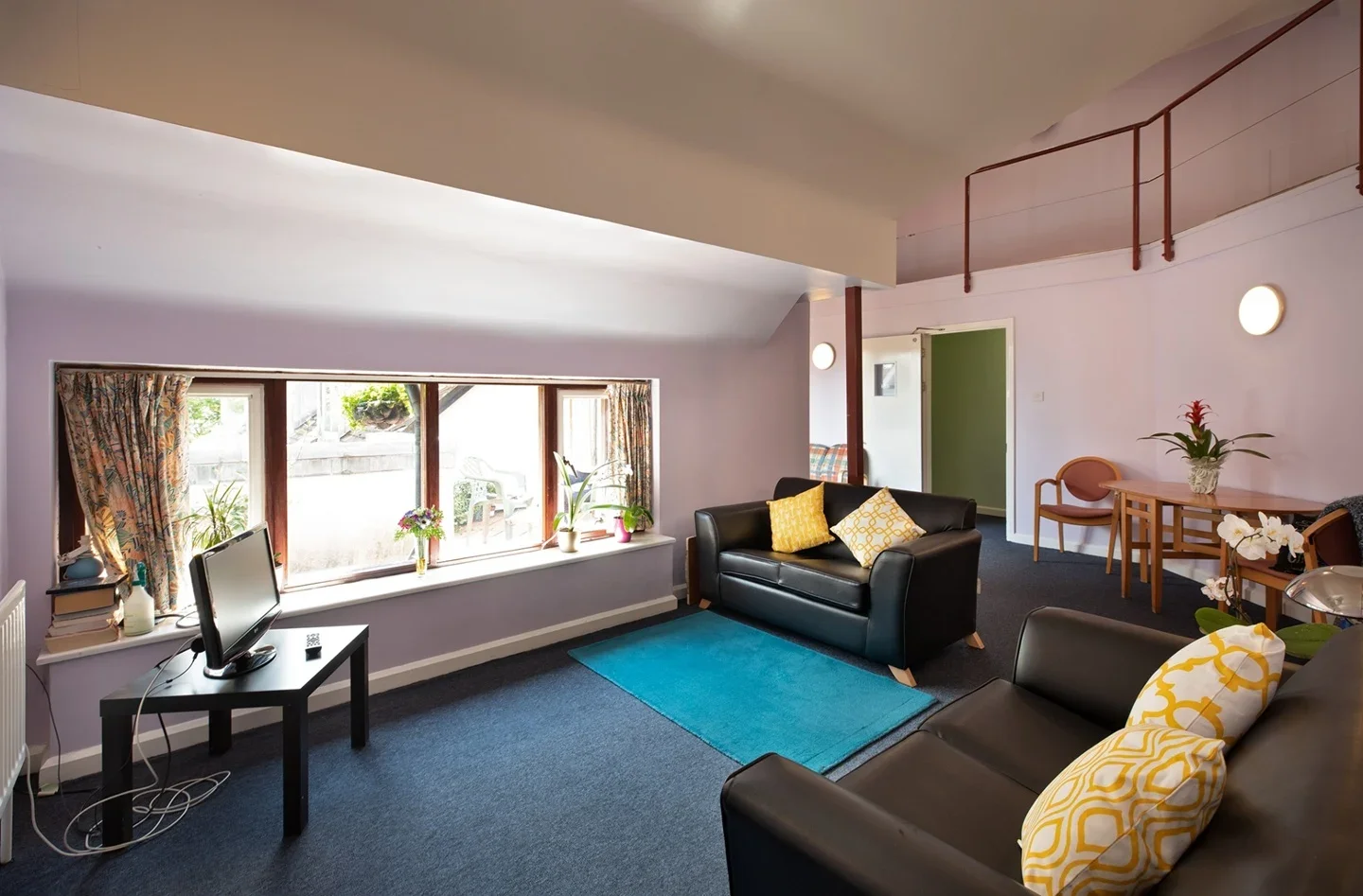 Room Heath Street in Greater London