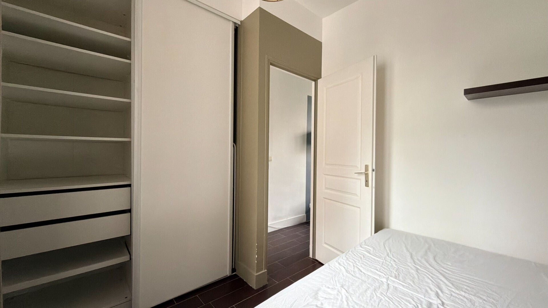 Appartement Rue Louis Blanc à Paris