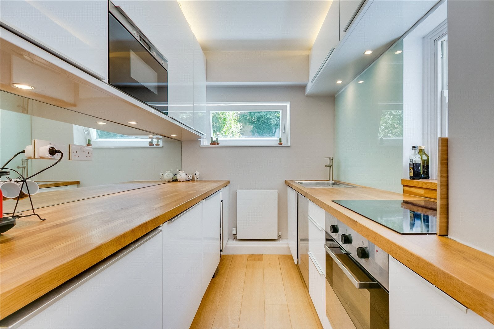 Flat St. Peter's Terrace in Greater London