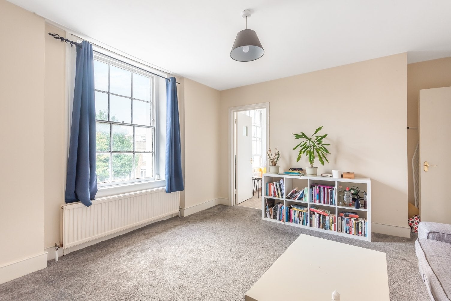 Flat Lausanne Road in Greater London