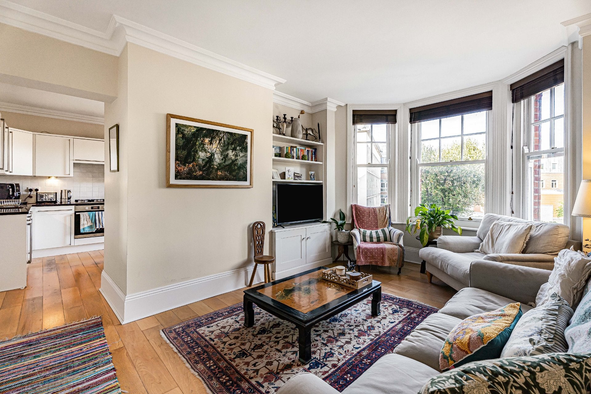Flat Canterbury Crescent in Greater London