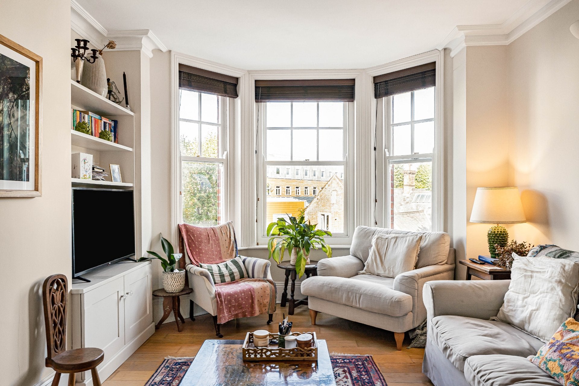 Flat Canterbury Crescent in Greater London