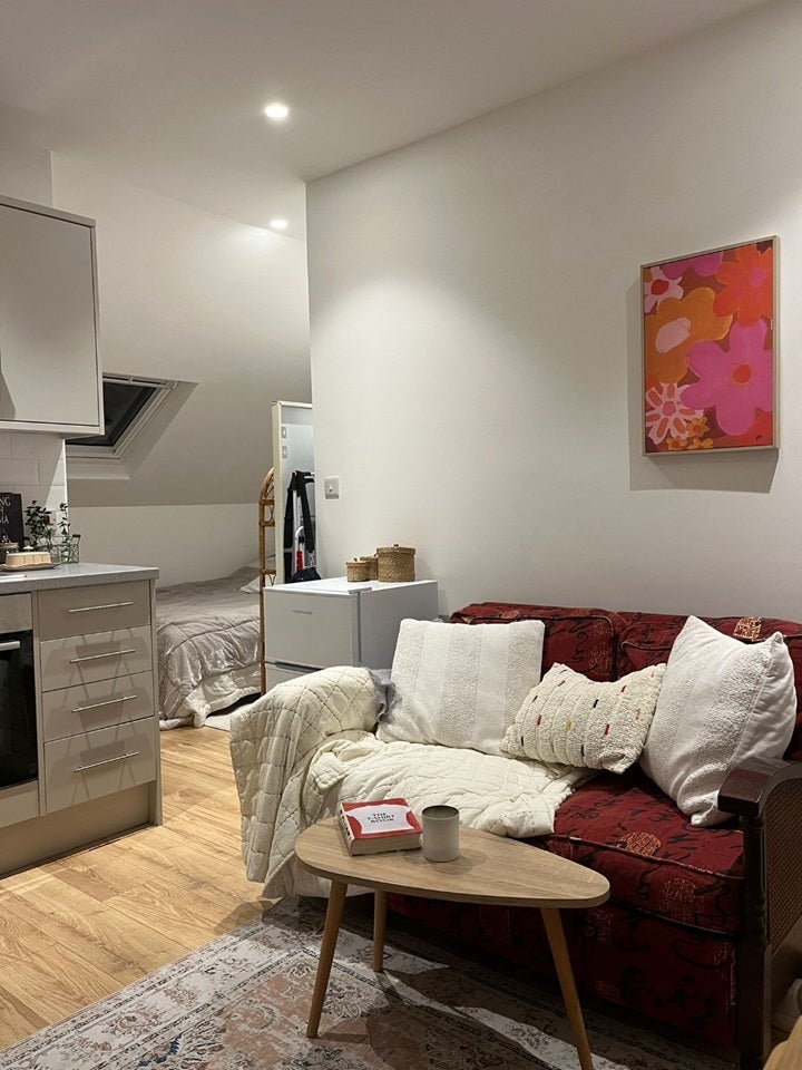 Room Compton Road in Greater London