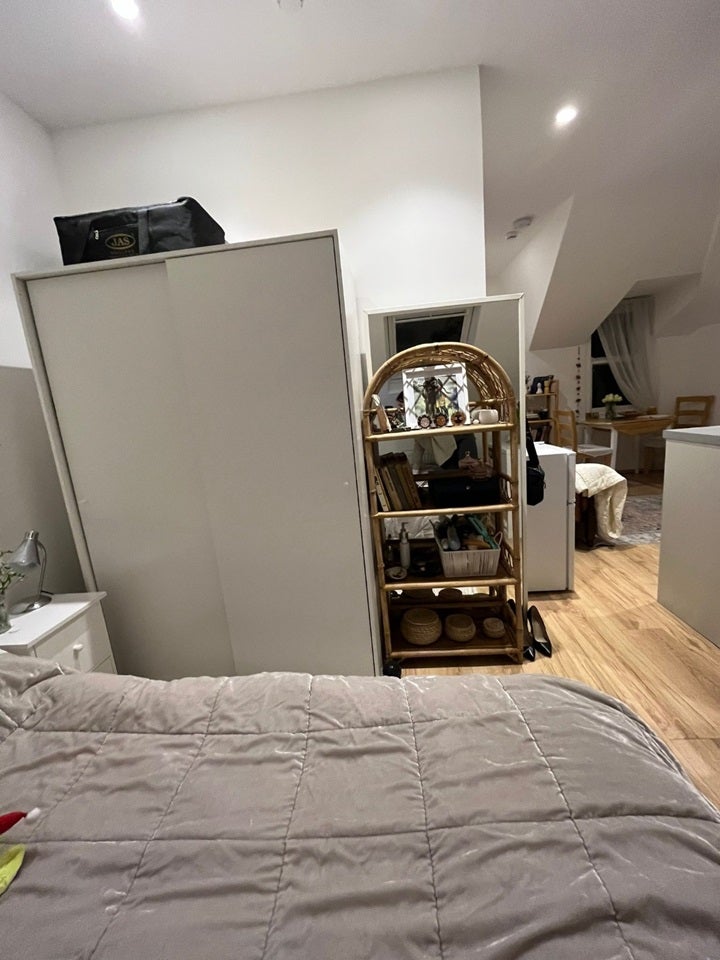 Room Compton Road in Greater London