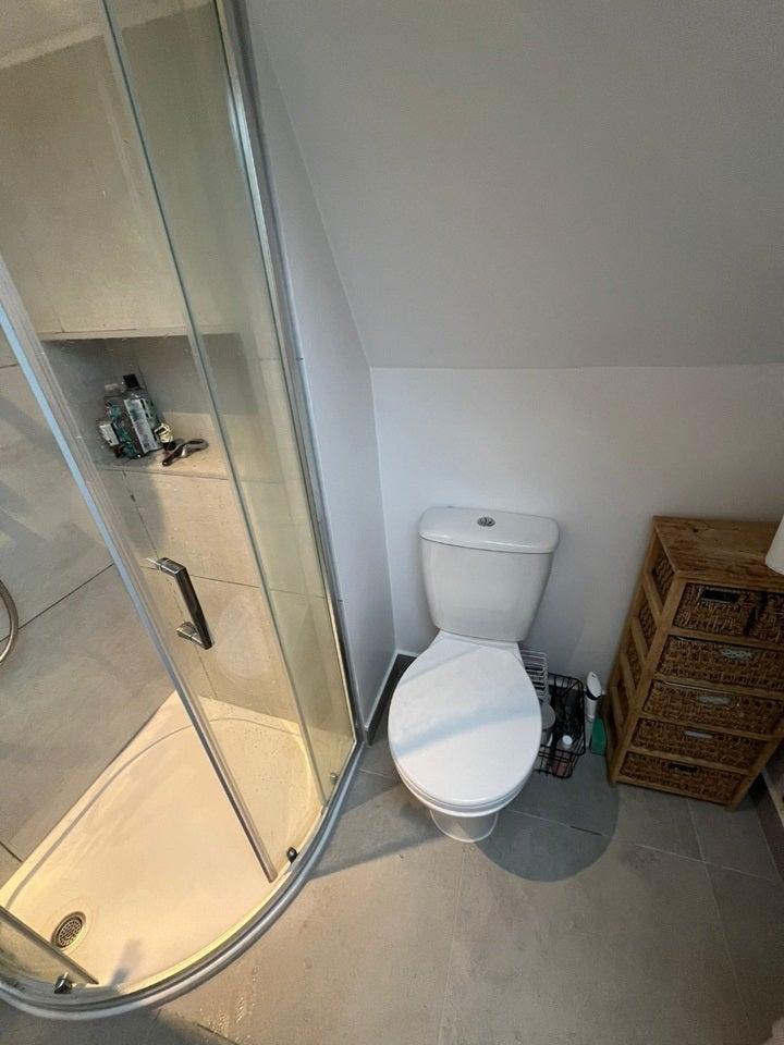 Room Compton Road in Greater London