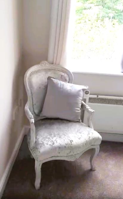 Room Yew Tree Lane in Metropolitan Borough of Solihull