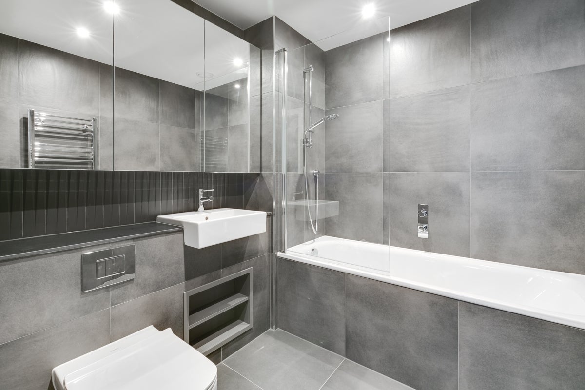 Flat Cherry Park Lane in Greater London