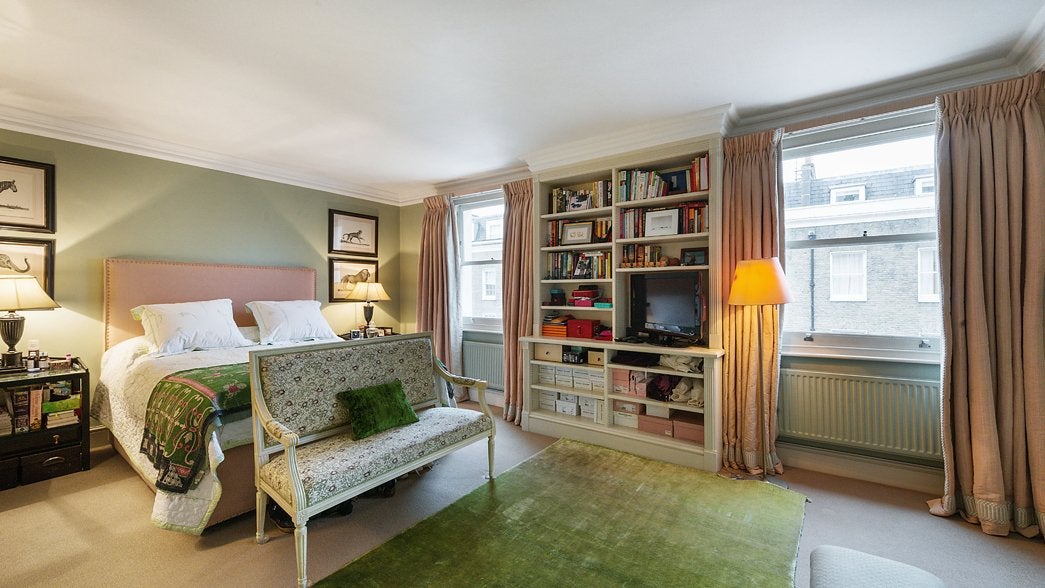 Flat Elizabeth Street in London
