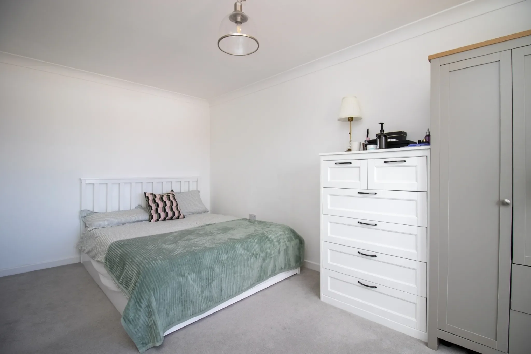 Flat Marine Parade East in Lee-on-the-Solent