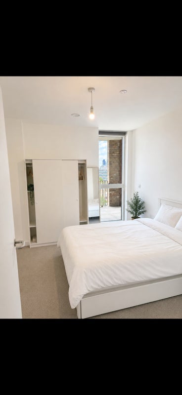 Room Munton Road in Greater London