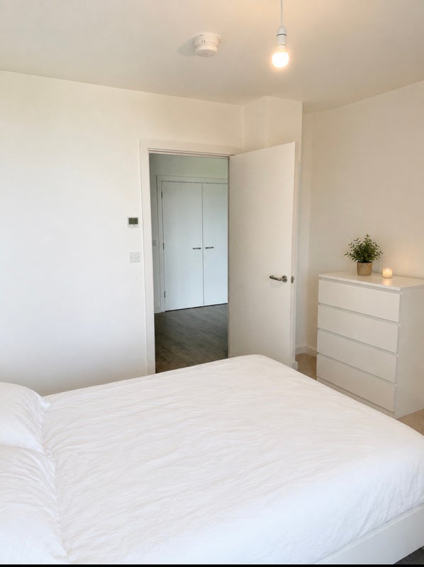 Room Munton Road in Greater London