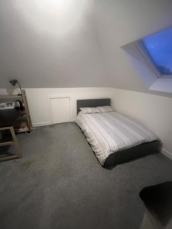 Room Charminster Road in Bournemouth