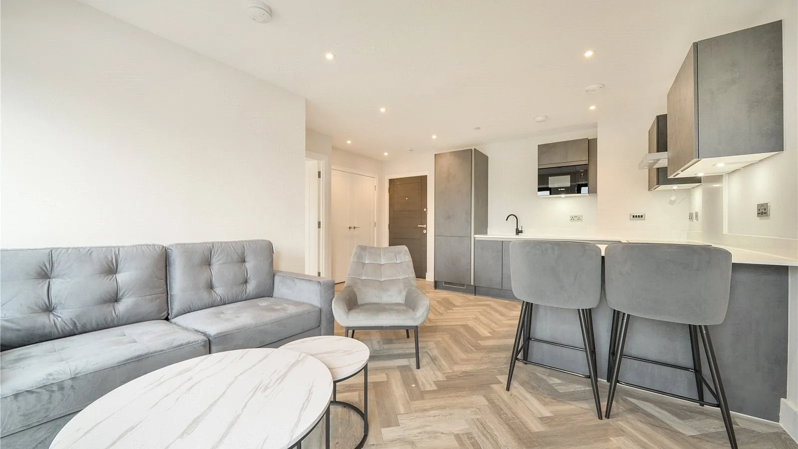 Flat Cockfosters Road in Greater London