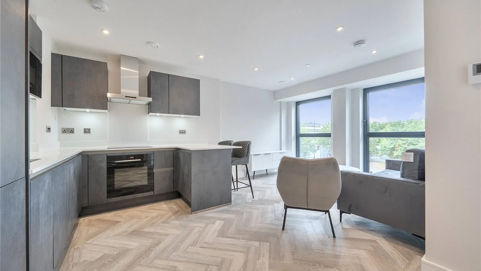 Flat Cockfosters Road in Greater London