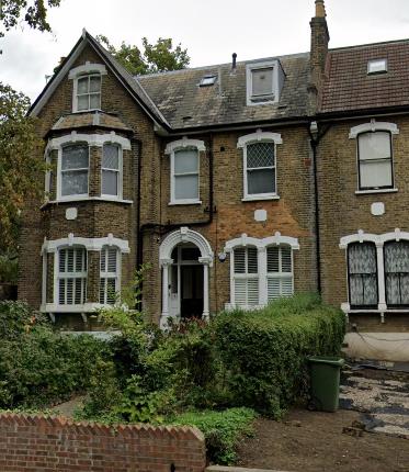 Flat Wickham Road in Greater London