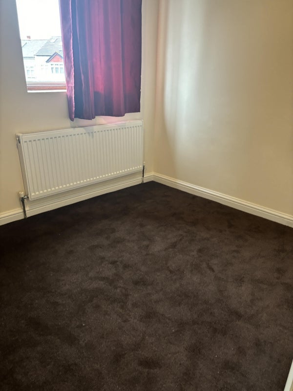 Room Drakewood Road in Greater London
