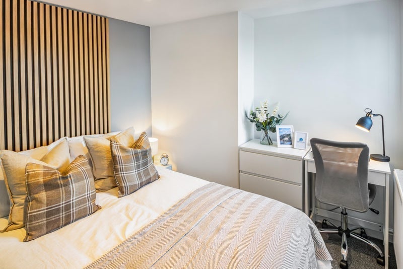 Room Cassell Road in Bristol