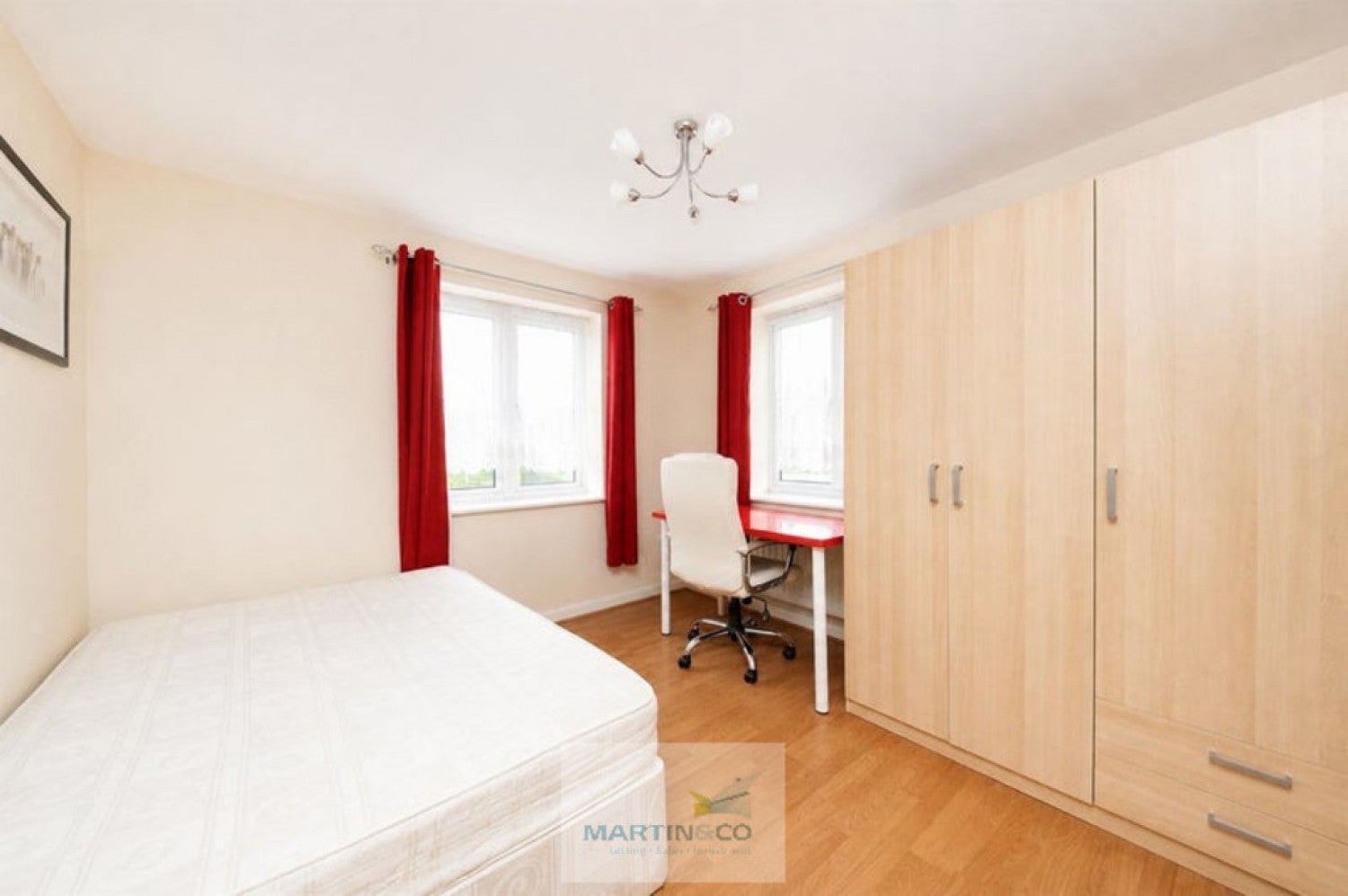 Room Cunningham Avenue in Welwyn Hatfield