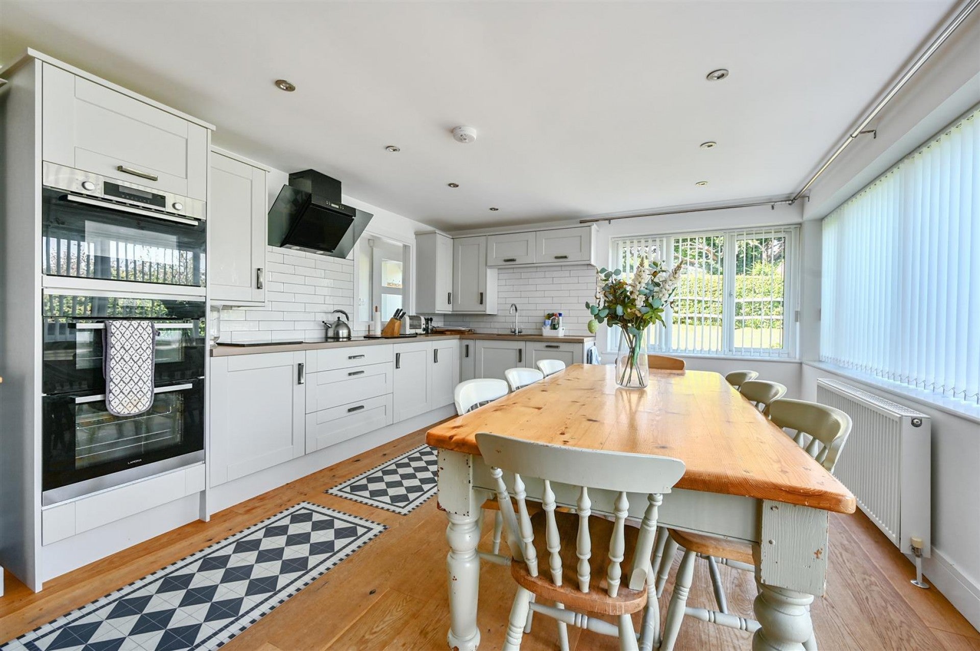 House Pett Level Road in Rother