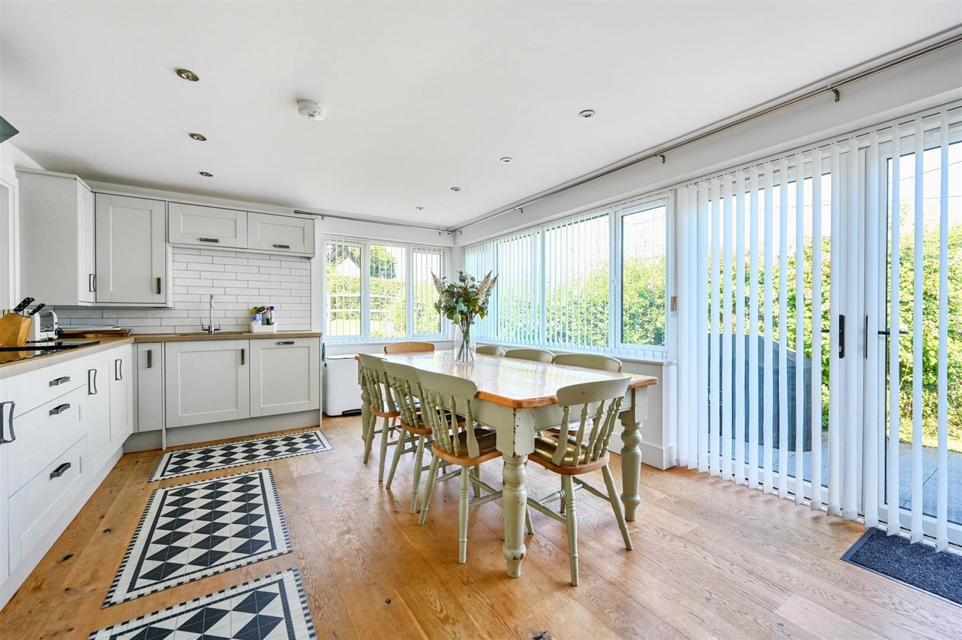 House Pett Level Road in Rother