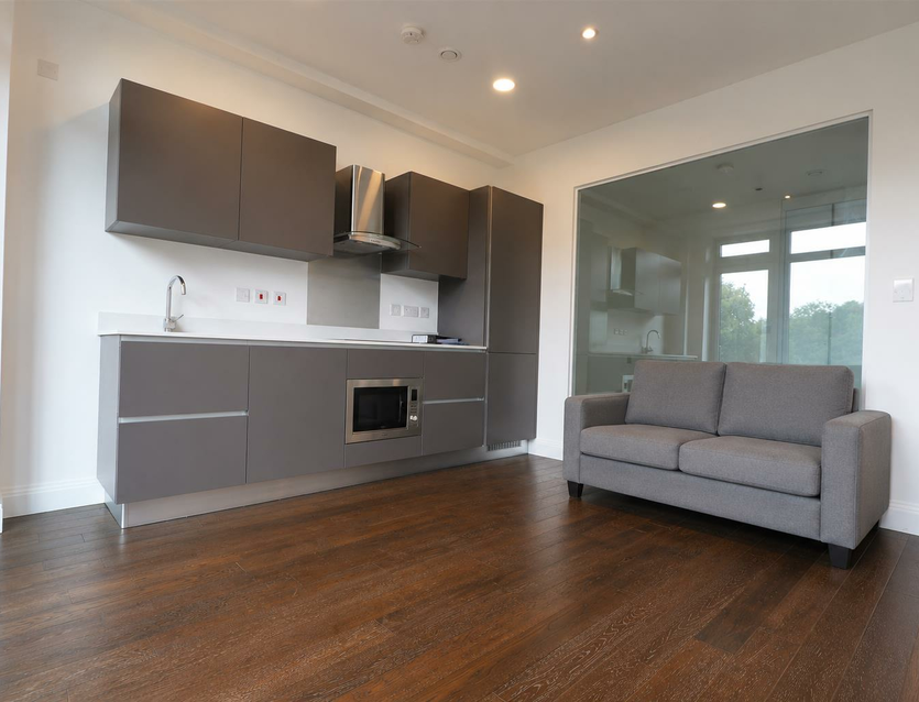 Flat Fernes Close in Greater London