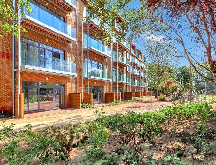 Flat Fernes Close in Greater London