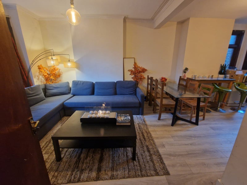Room Leighton Road in Greater London