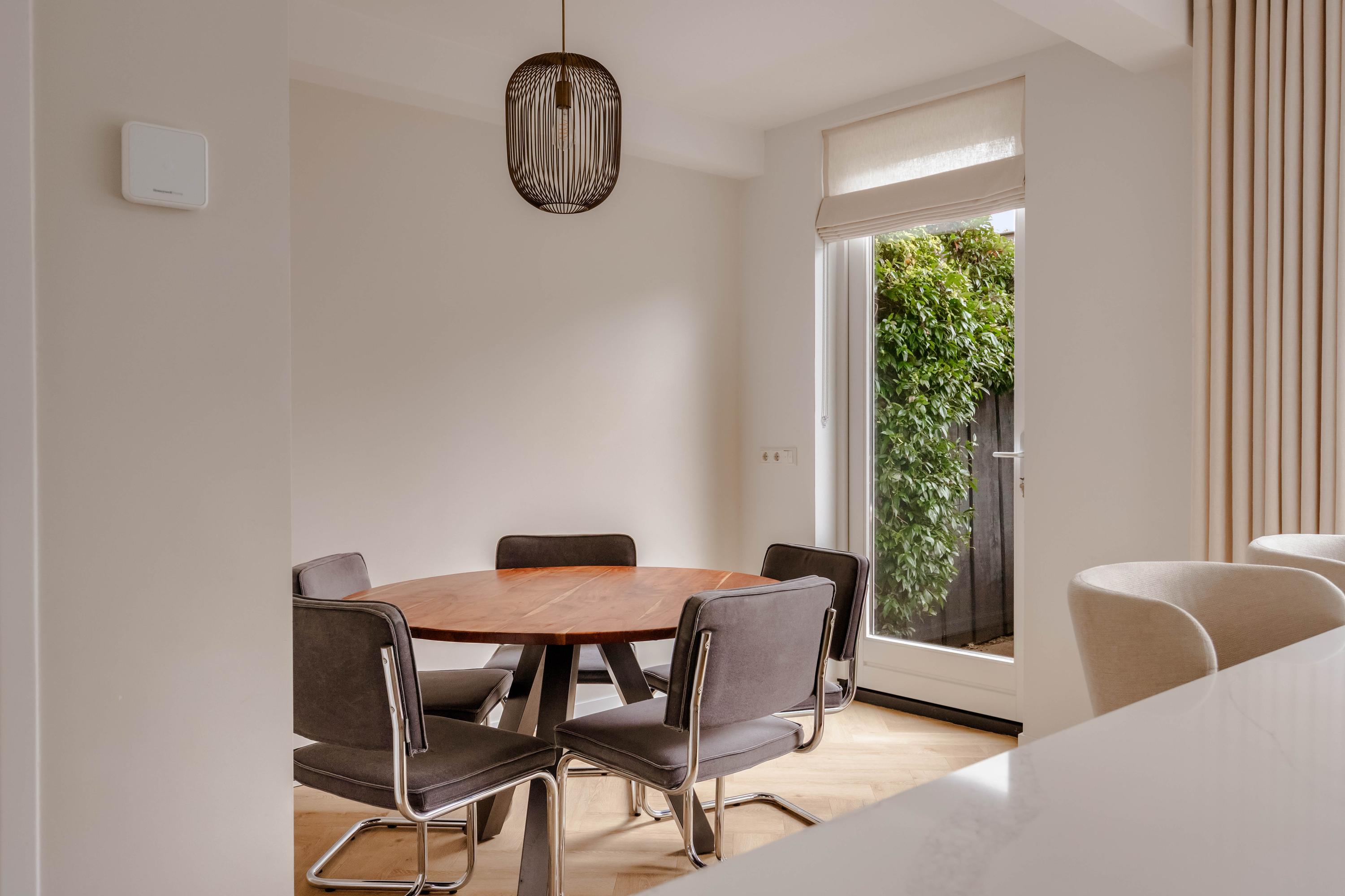 Tussenwoning te huur: Henk Oostveenstraat 8, Abcoude