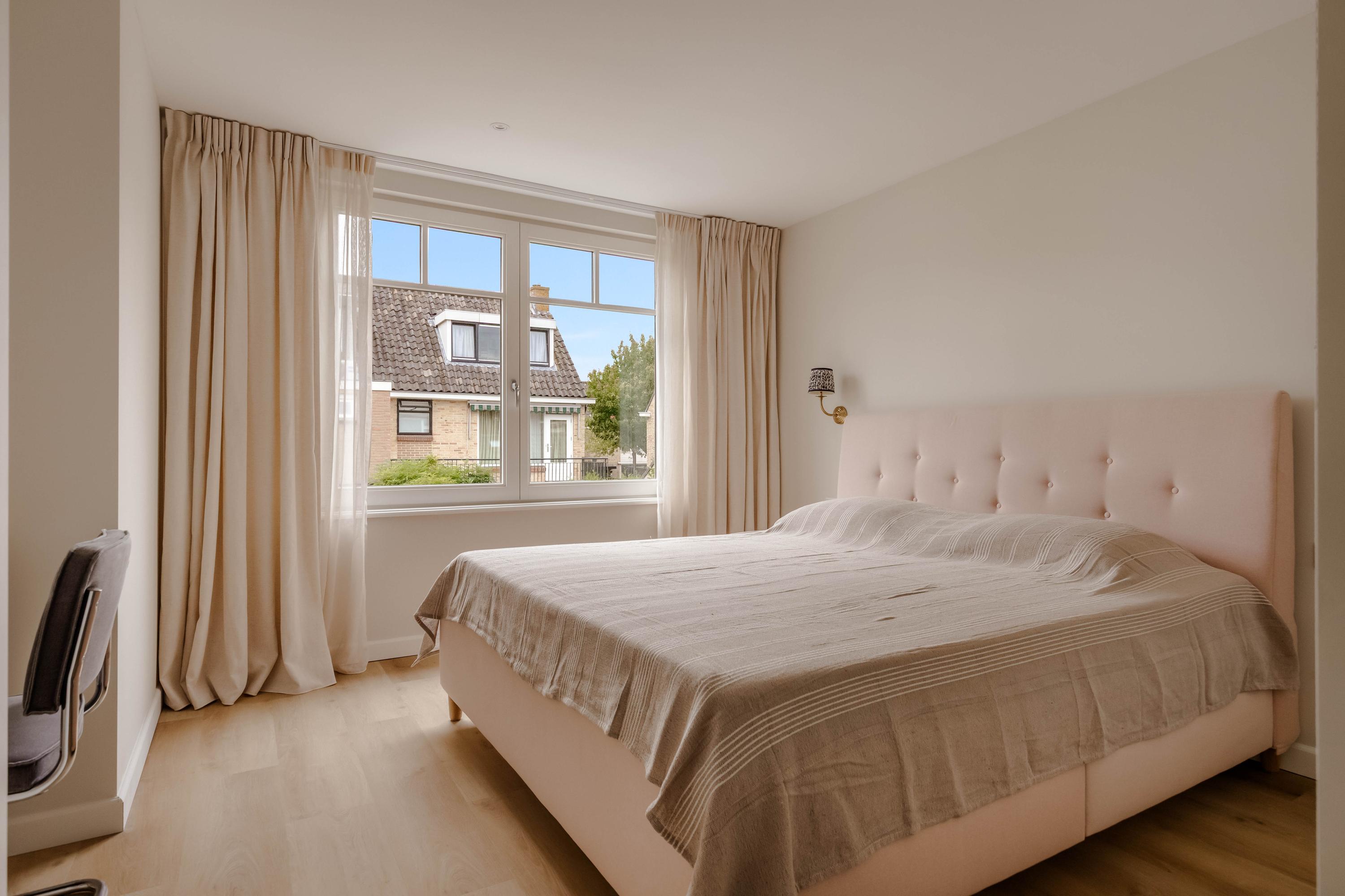 Tussenwoning te huur: Henk Oostveenstraat 8, Abcoude