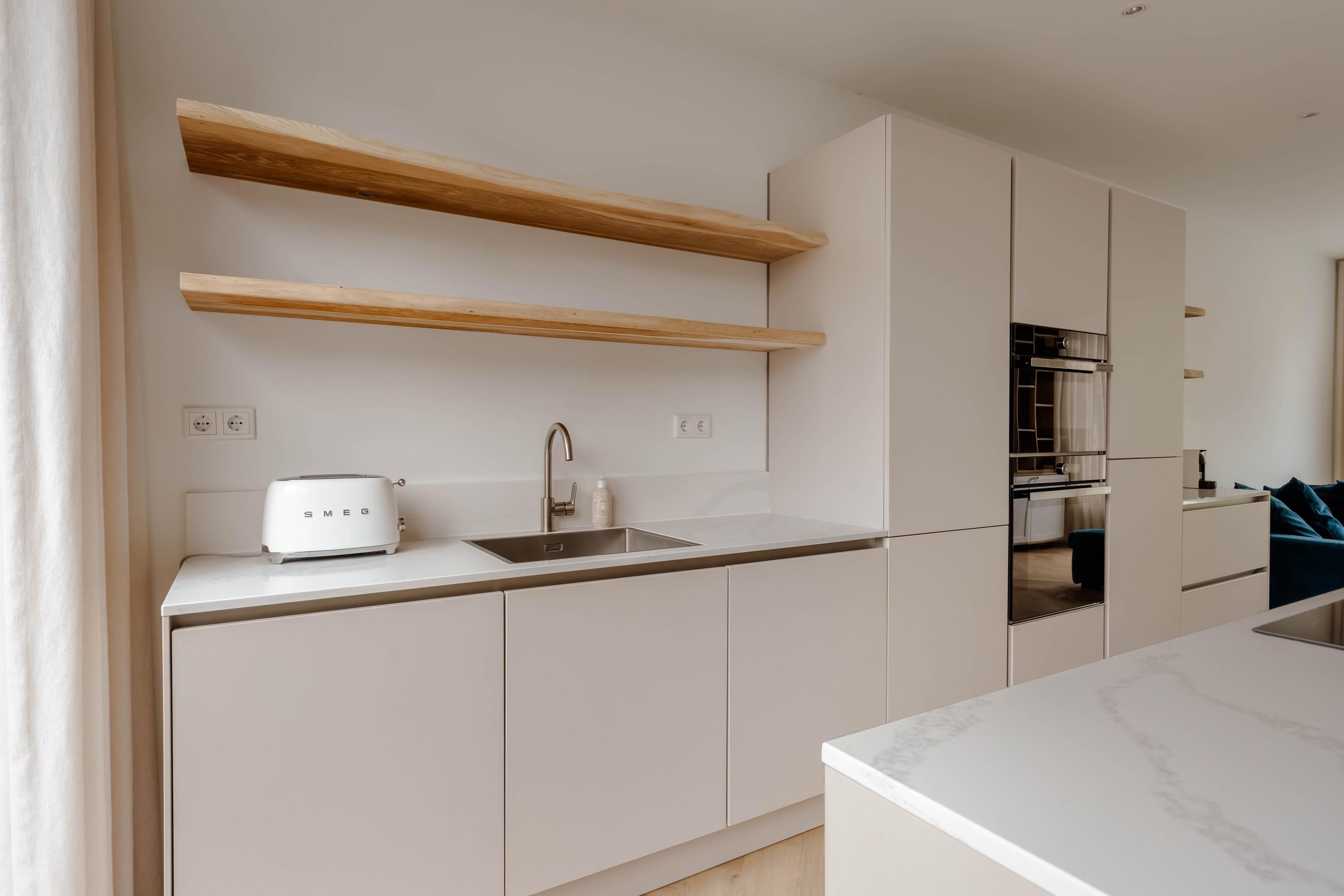 Tussenwoning te huur: Henk Oostveenstraat 8, Abcoude