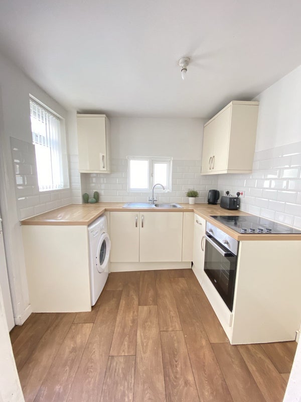 Room Kings Road in Bootle