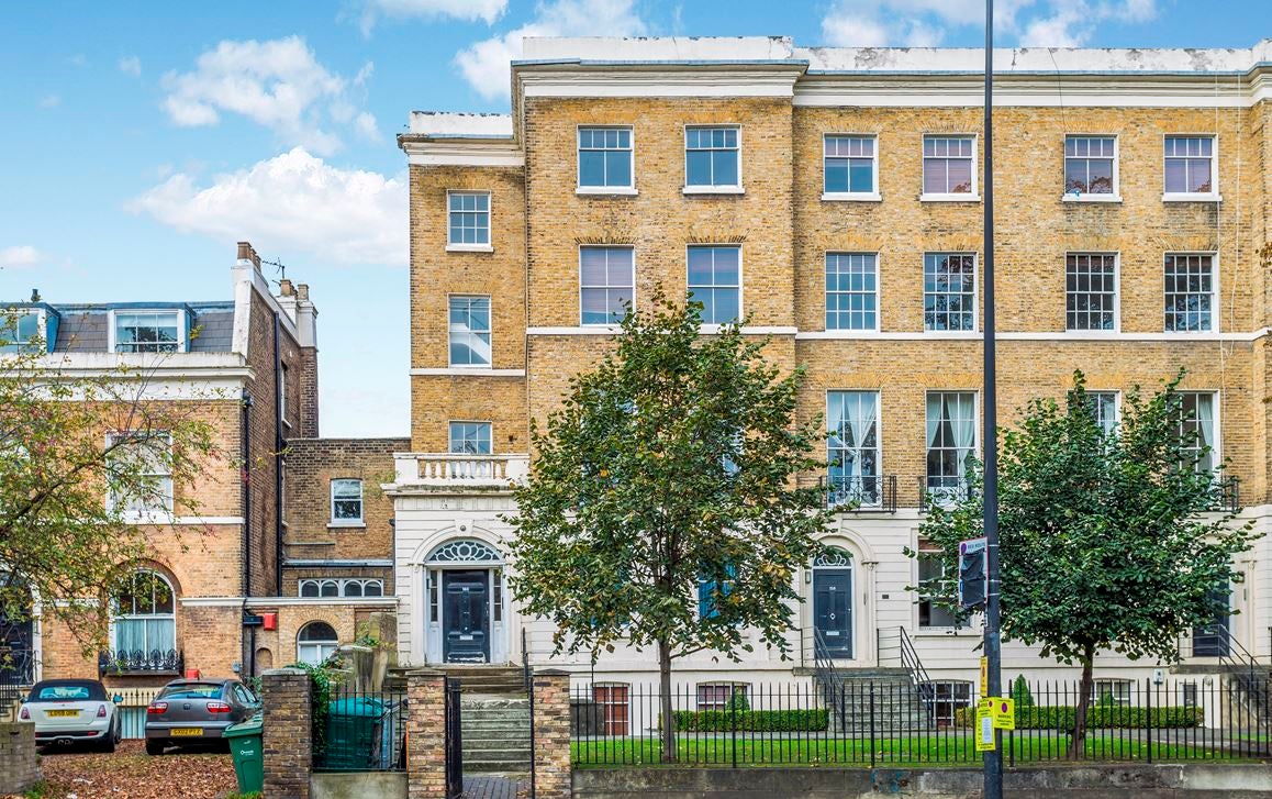 Flat Brixton Road in Greater London
