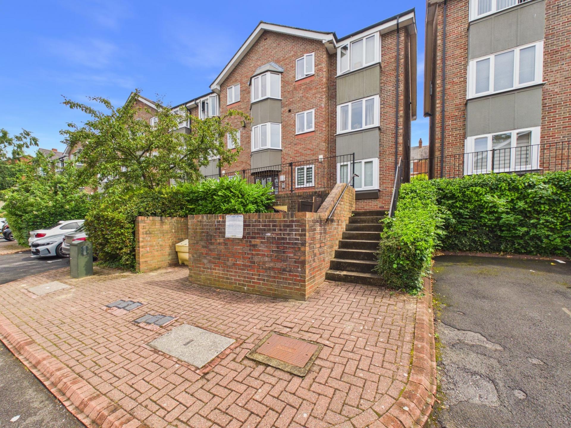 Flat Forster Court in Gateshead