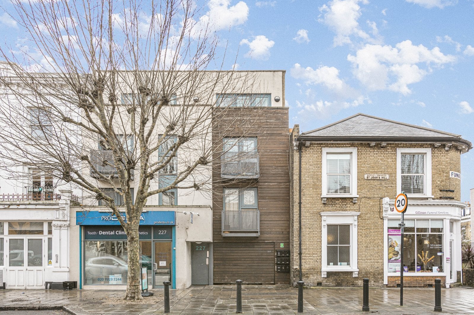Flat Saint John's Hill in Greater London
