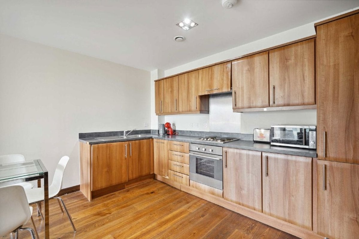 Flat Bridges Court in Greater London